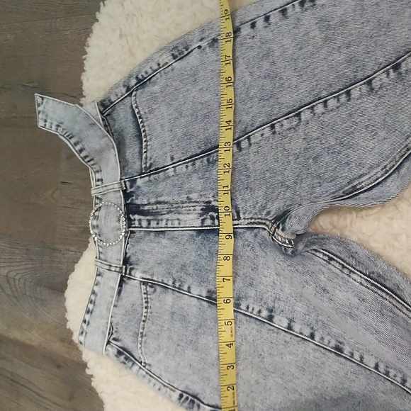 FOREVER 21 High-rise Acid Wash Rhinestone Buckle Jeans - Picture 9 of 13